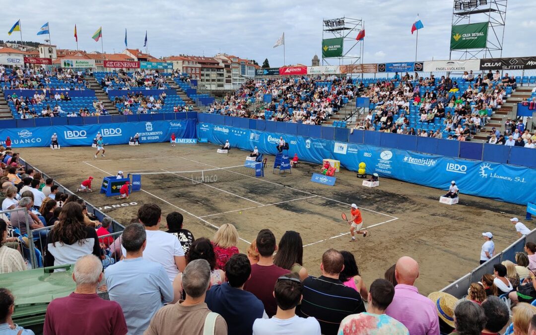 Iker Sevilla y Miguel Avendaño ganan los primeros partidos del XXXVII Torneo BDO Tenis Playa Luanco